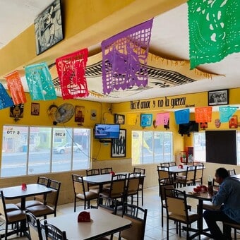 Taquería Los Garza 1 Misión Fundadores 11