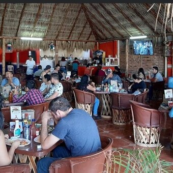 Mariscos La Palapa de Pilo Encarnación de Díaz - foto 4