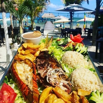Restaurante & Beach Club Machos Mahahual 6
