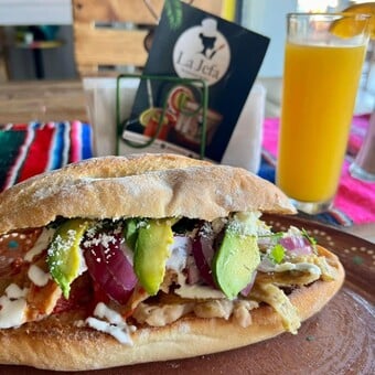 Restaurante La Jefa Rosarito 8