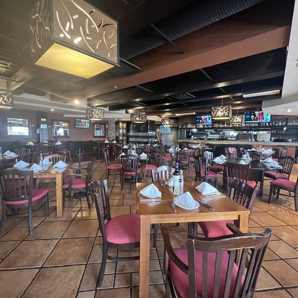 Restaurante Los Nogales Plaza La Joya 15