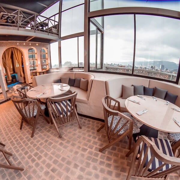 Restaurante Santorini Rooftop Bogotá 5